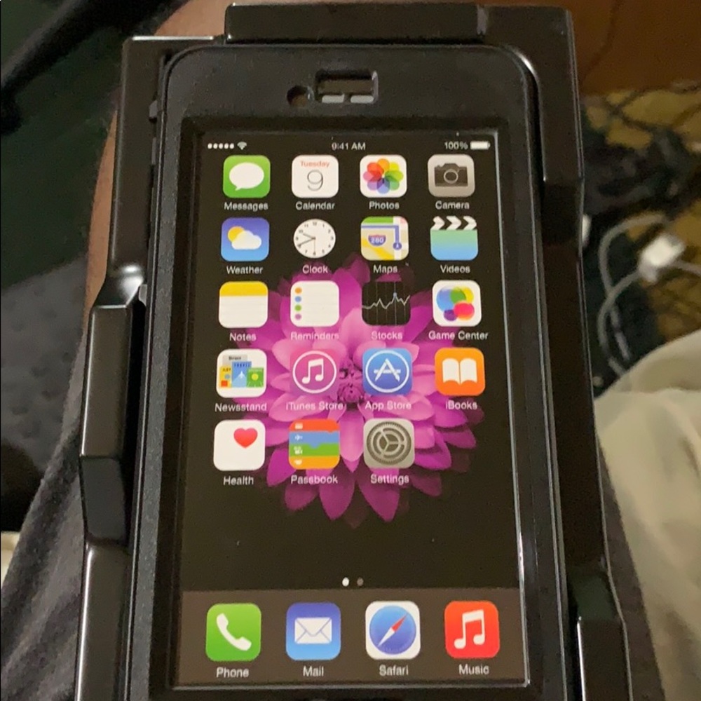 iPhone 6s Plus life proof case